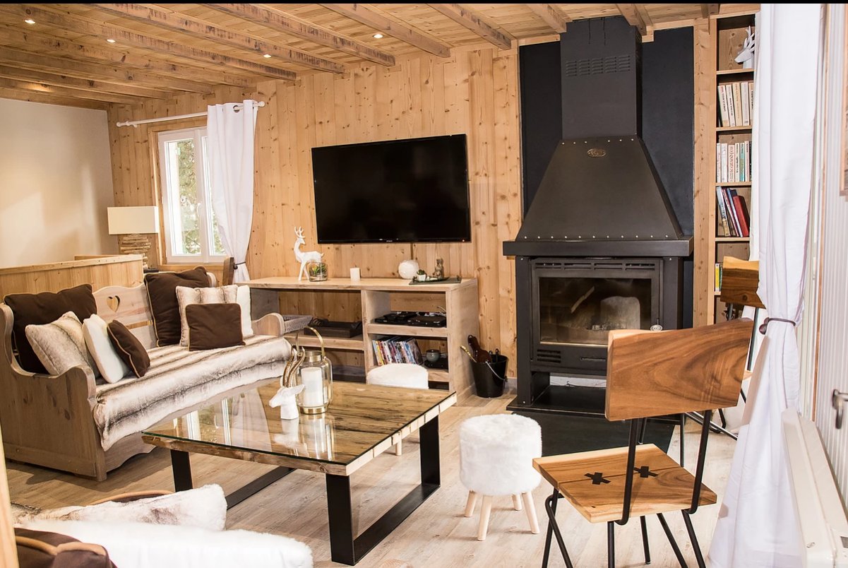 Salon avec sa cheminée
